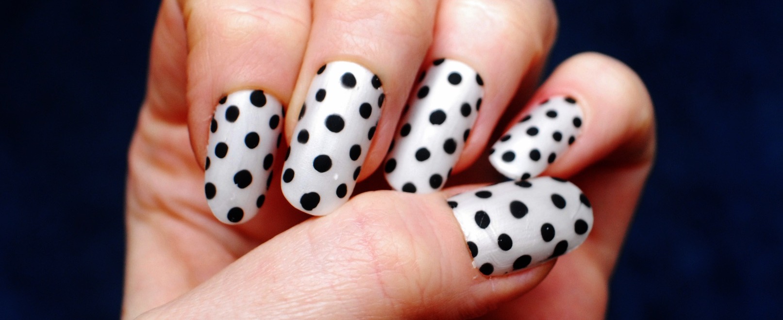 Manikyrist och nagelterapeut
