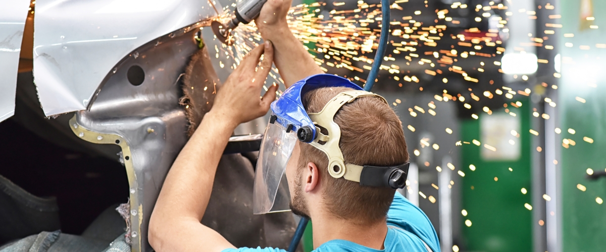 Bilskadereparatör