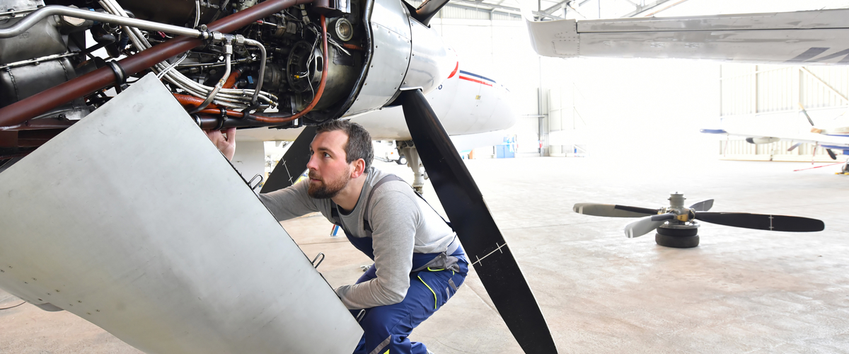 Flygplansplåtslagare