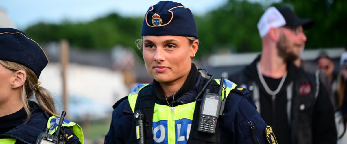 Polis