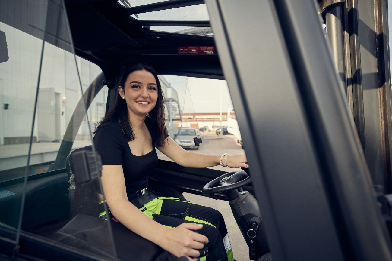 Fordonselev kör en truck